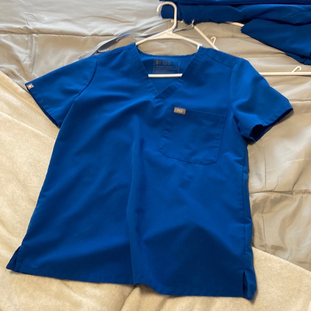 Size small scrub top from figs ROYAL BLUE
